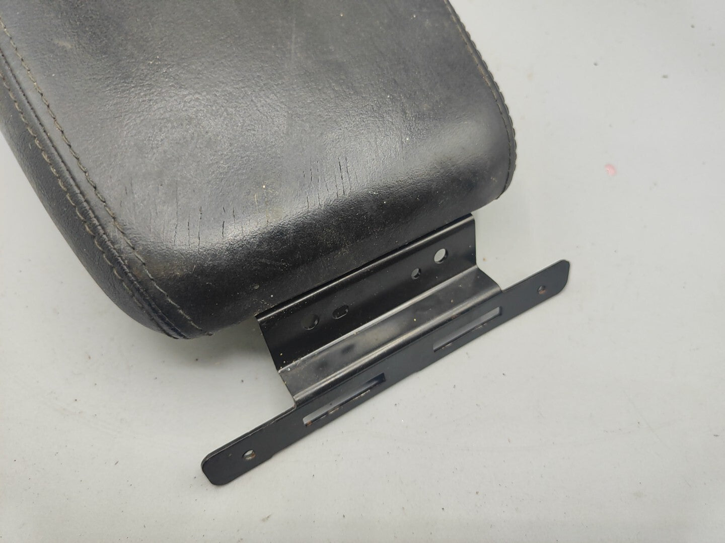 Jaguar S Type 3.0i 2000  LHD Center Console Black Leather Armrest