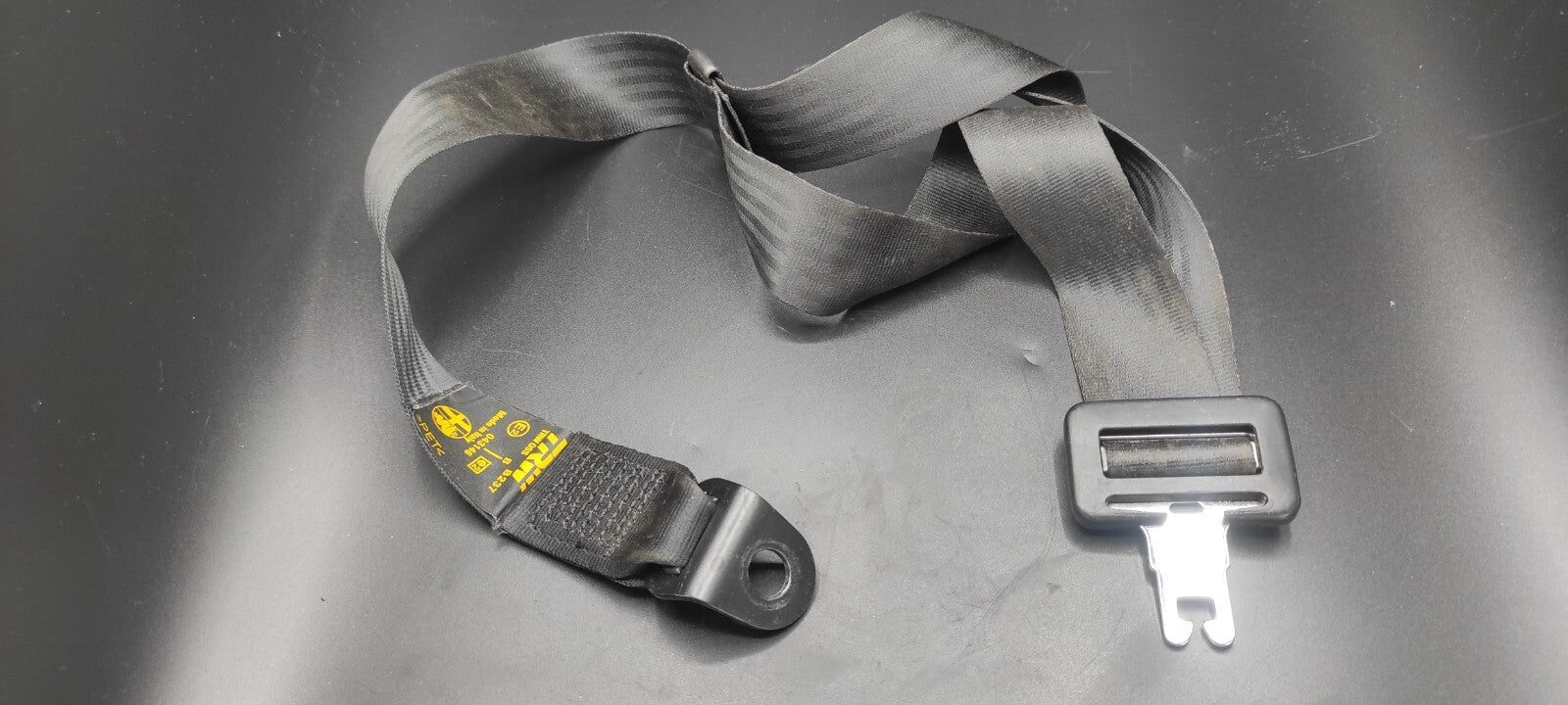 Alfa Romeo 166 2.4JTD 110kW 2001 Rear Seat Middle Center Safety Seatbelt 043146