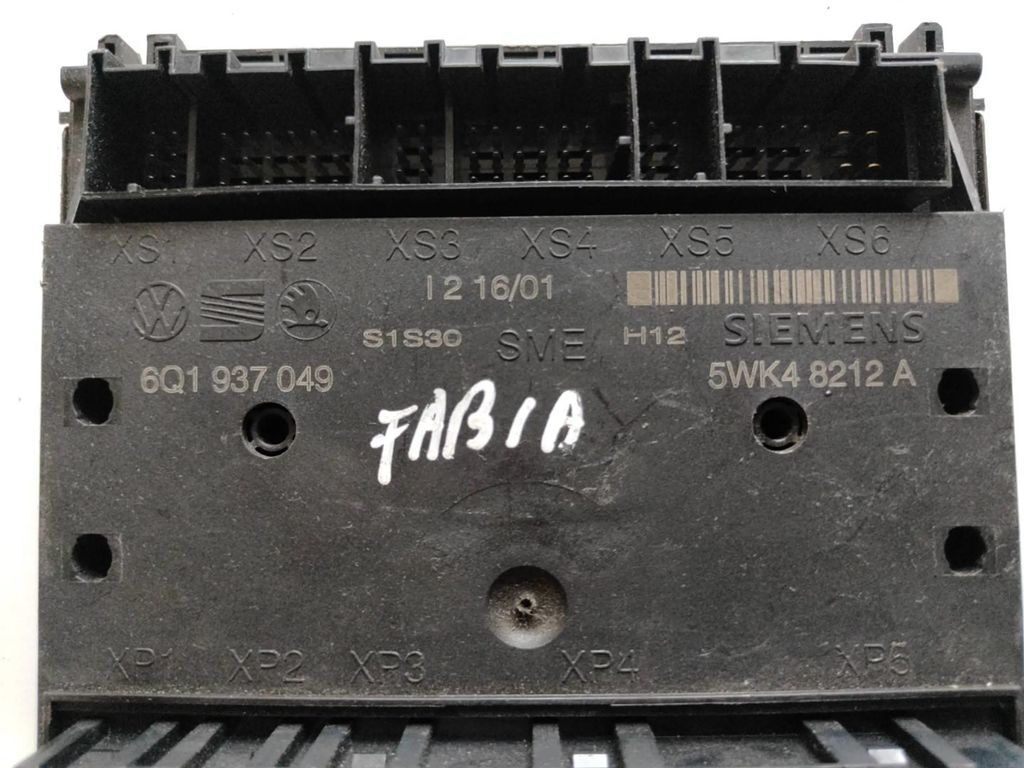 Skoda Fabia Mk1 (6Y) 2007 Comfort convenience body module 6Q1937049 