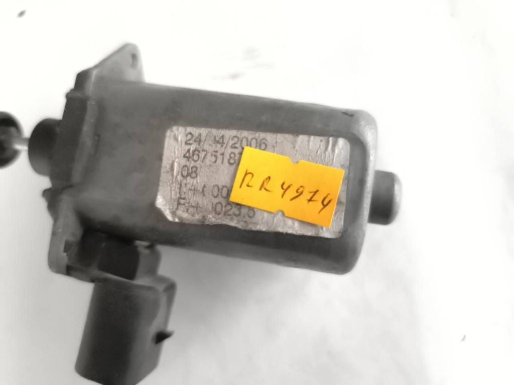 Alfa Romeo 147 1.9JTD 85kW 8V 2005 front right window regulator motor 46751870 