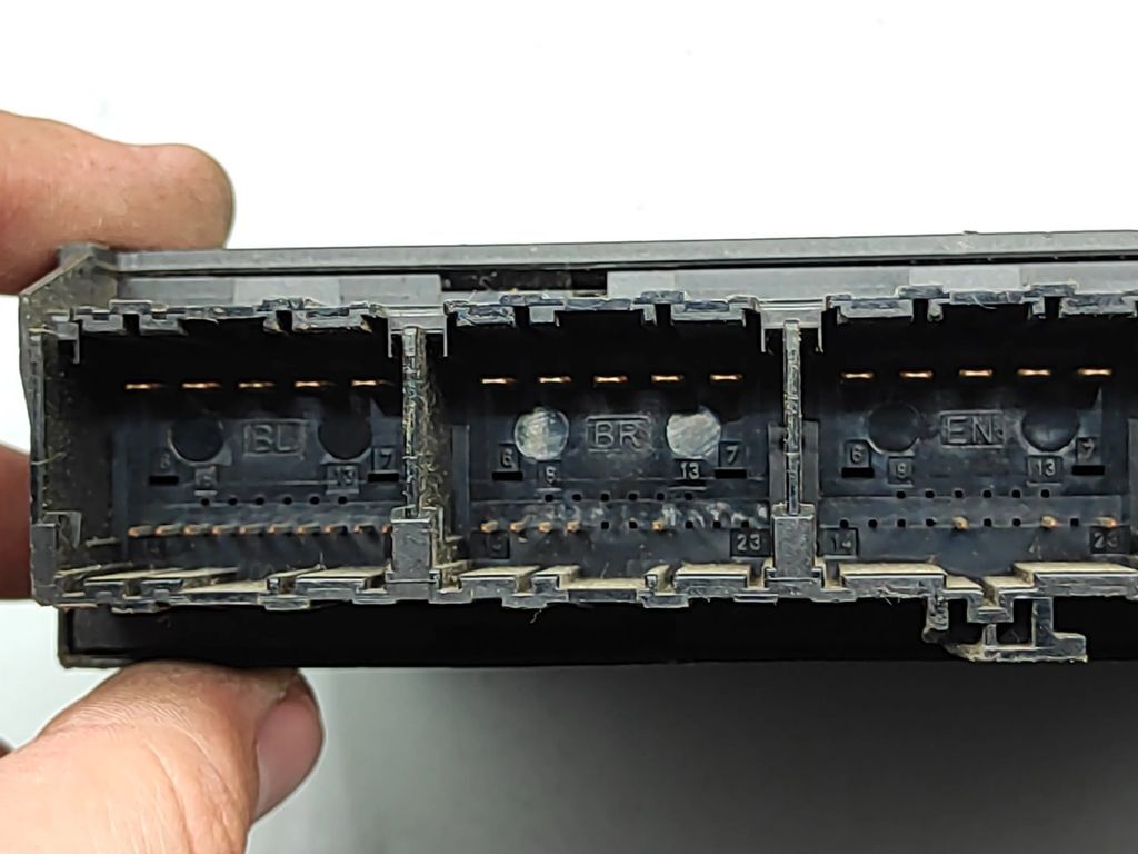 Ford Mondeo Mk III 2002 Comfort convenience body module 1S7T15K600LB 