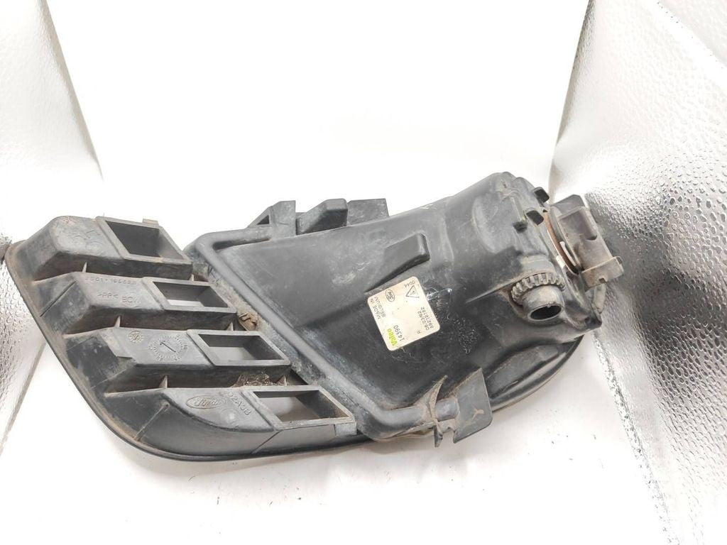 Ford Fiesta 2004 front bumper fog light grill 89202182 