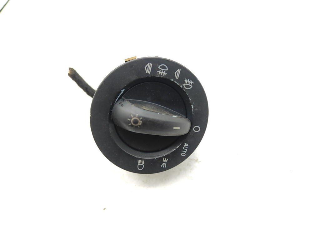 Audi A6 C6 2.4i 130kW 2006 LHD Hazzard Light Switch Button 4F2941531D