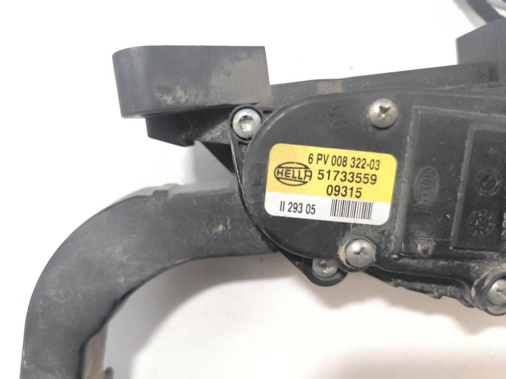 Fiat Croma 2.4JTD 147kW 2007 LHD Diesel accelerator throttle pedal 51733559 