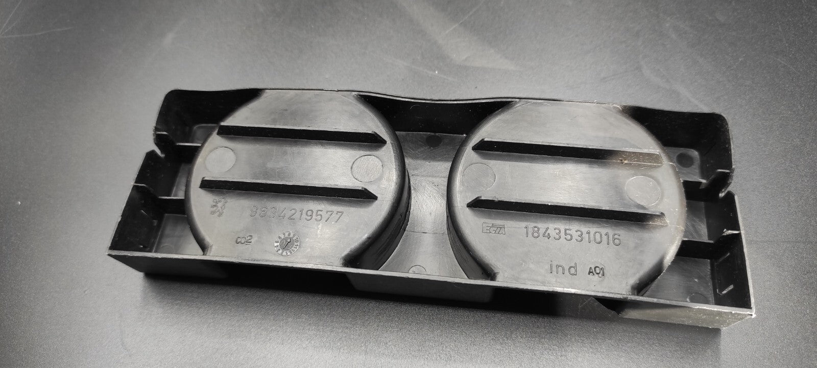 Peugeot 607 3.0 V6 2002 Front Dashboard Cup Holder 9634219577 1843531016