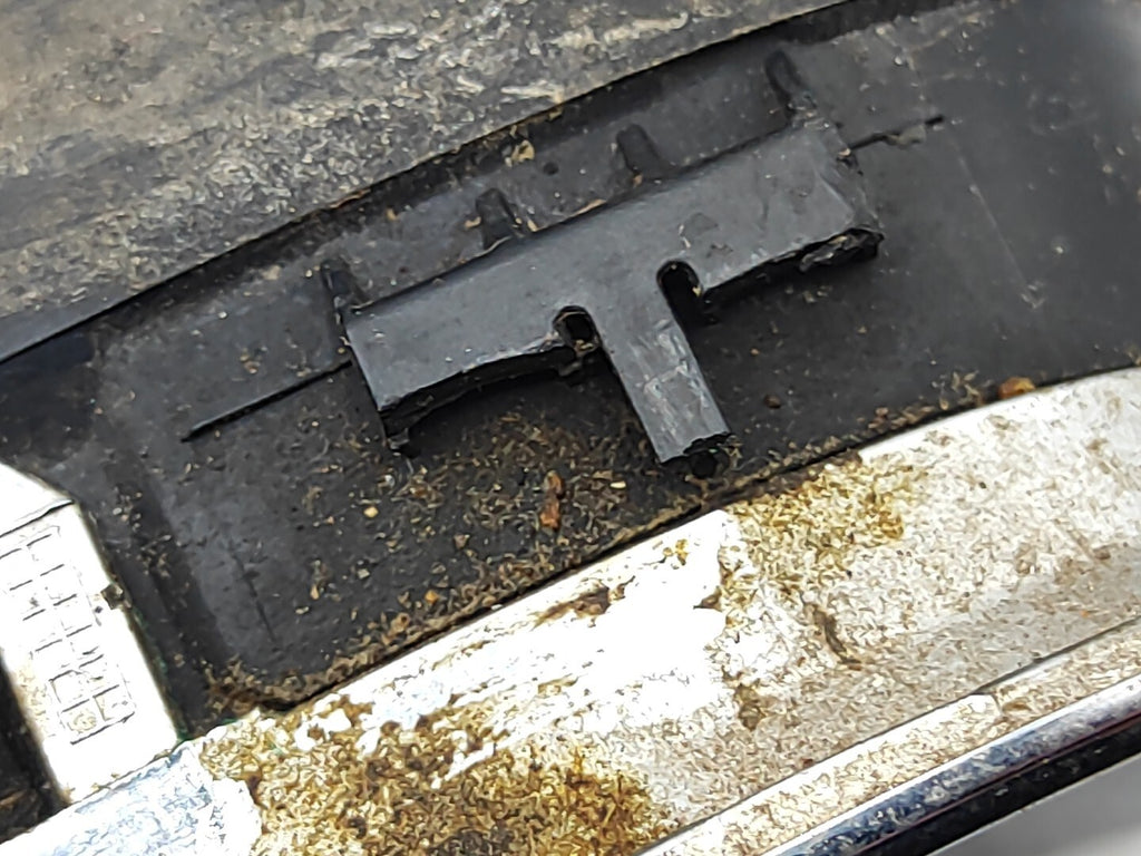 BMW 5 SERIES E39 530D 142kW Estate 2000 Front Left Bonnet Grill Kidney 8159311