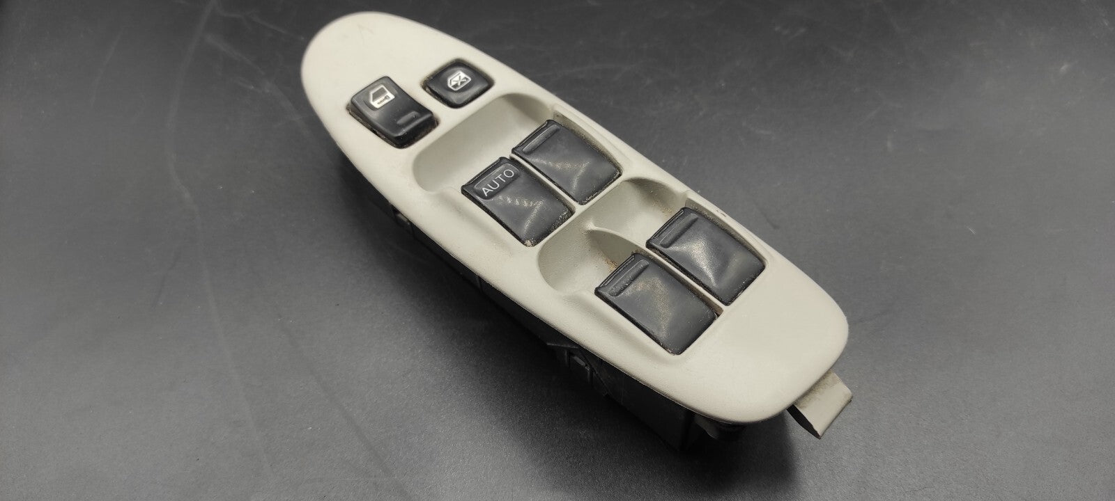 Nissan Almera Tino 2002 LHD Front Left Electric Window Switch Button 80961BU400