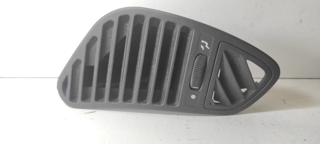 Alfa Romeo 156 1.9JTDm 85kW Diesel 2003 Front Dash Panel Air Vent Grill
