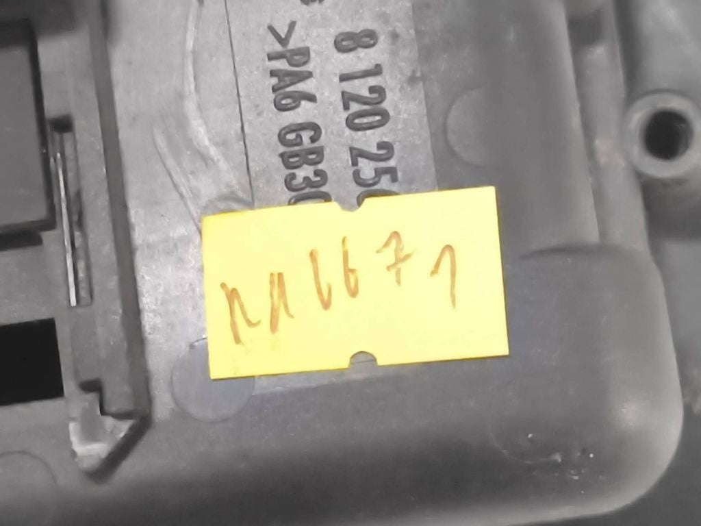 BMW 5 E34 1994 Trunk boot floor carpet liner handle 8120256 