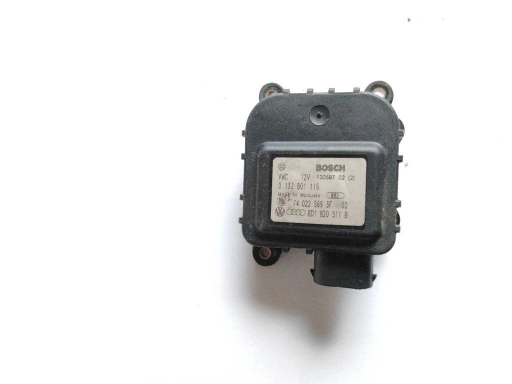 Audi A4 S4 B5 8D 1998 Air heater flap actuator motor 0132801116 