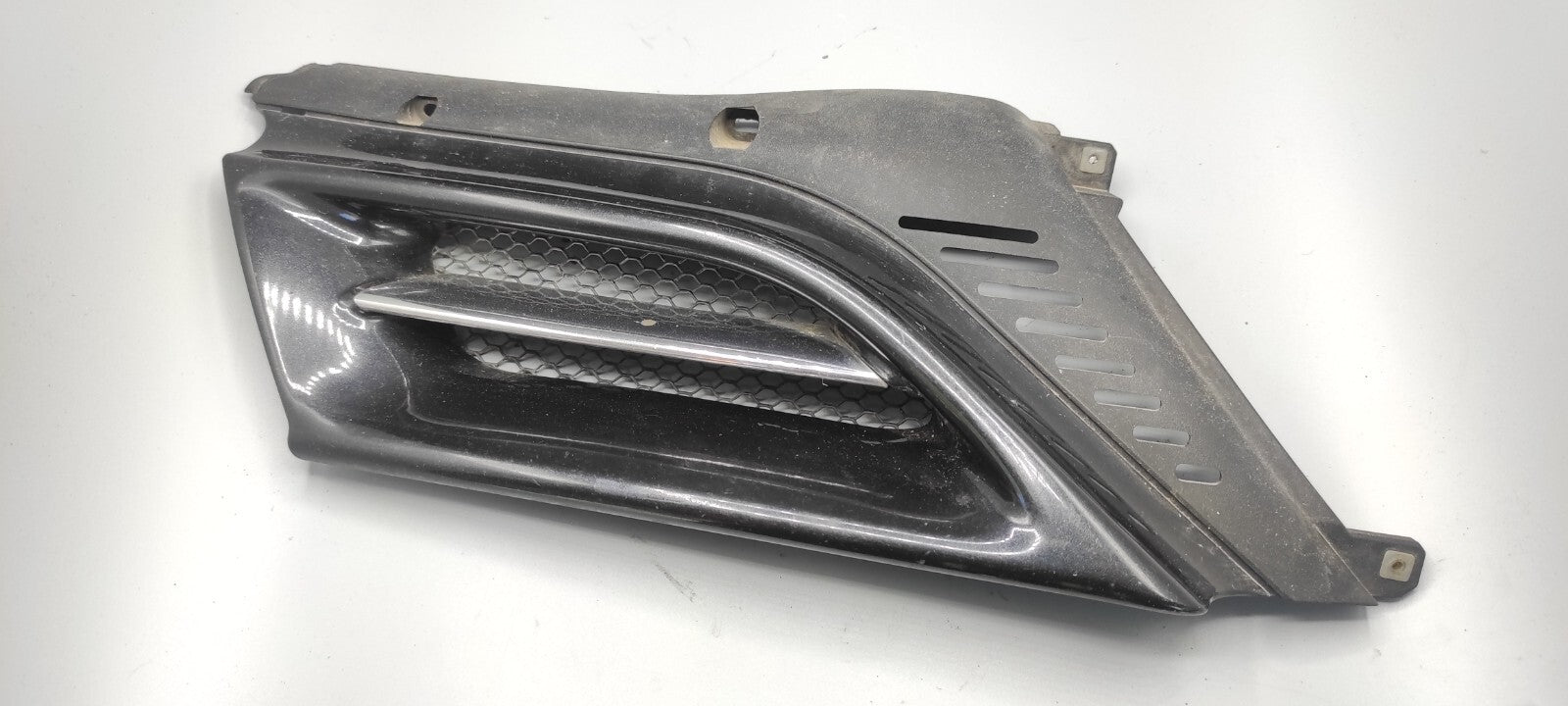 Alfa Romeo 166 2.4JTD 110kW 2002 Front Right Upper Grill 156016559 Black