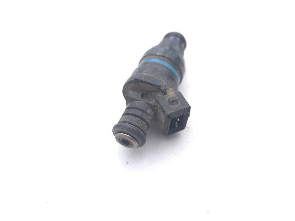 BMW 3 318i E36 1992 Petrol fuel injector 1731357 