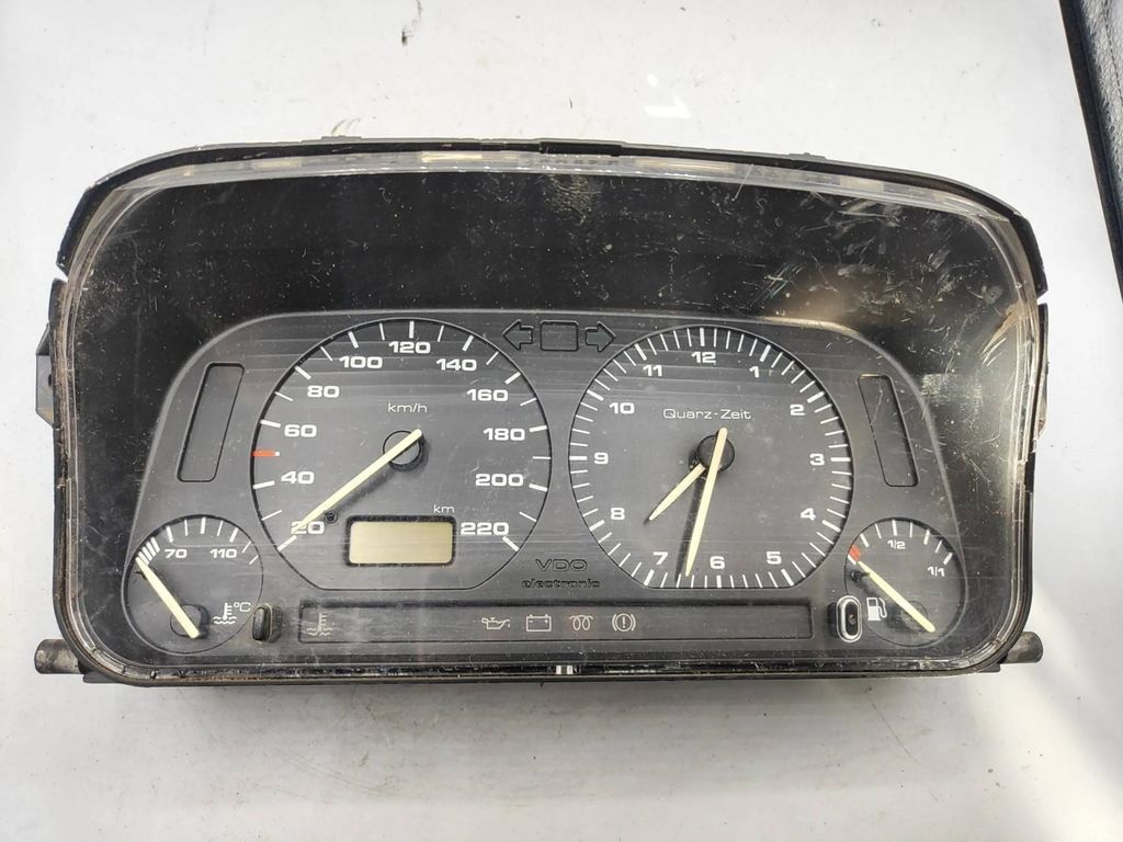 Volkswagen Golf III 1993 LHD speedometer instrument cluster 1H6919850FX 