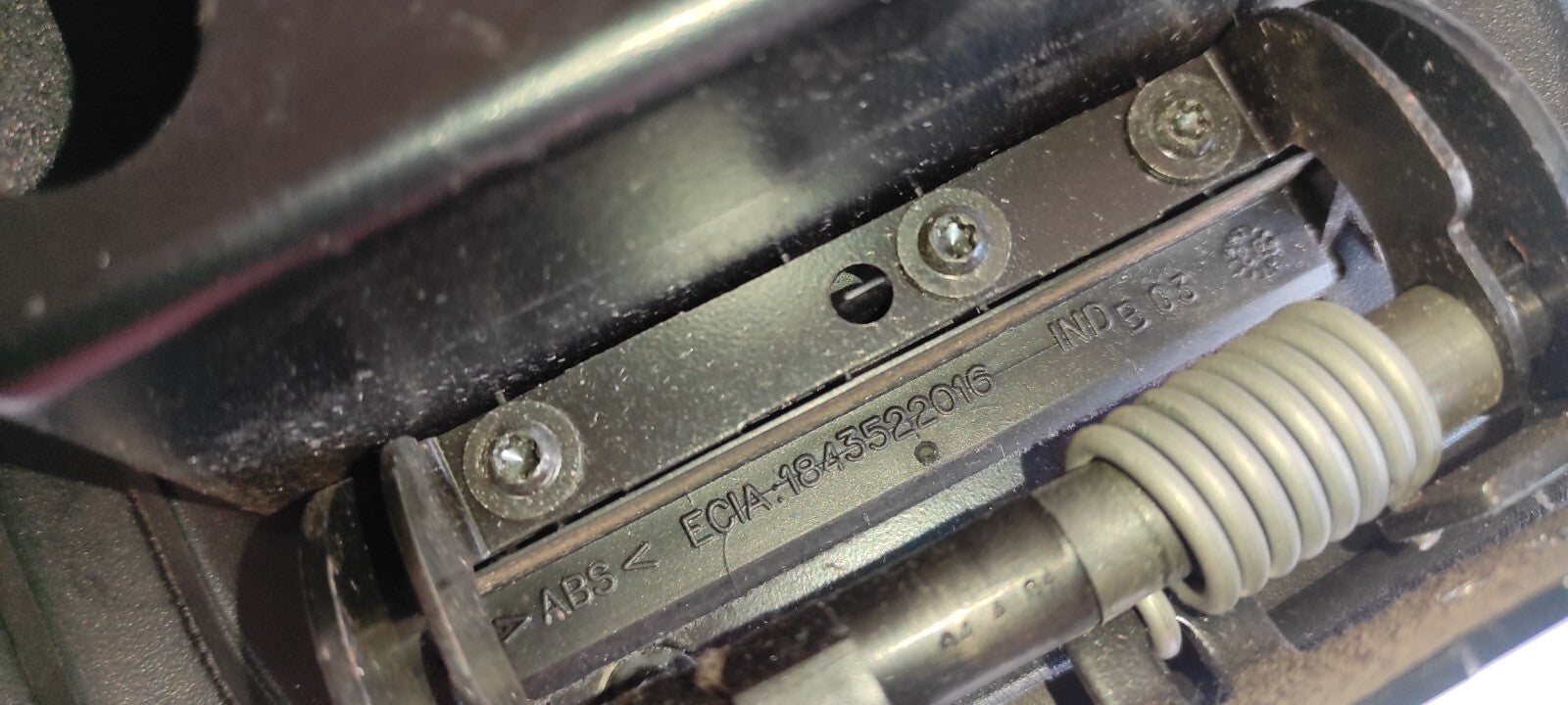 Peugeot 607 3.0i V6 2002 Center Console Armrest Black Leather Cover 1843522016