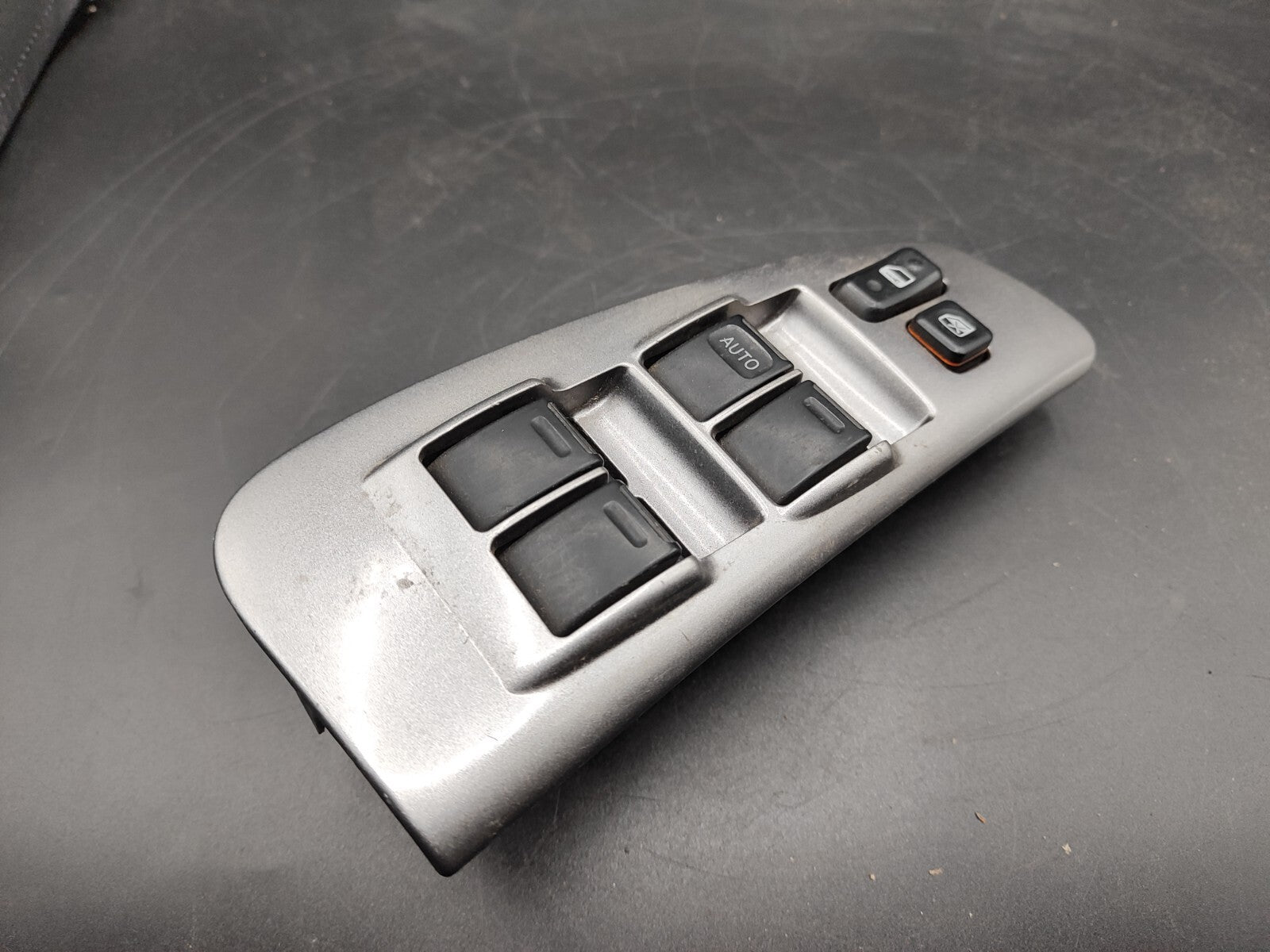 Pontiac Vibe 2004 LHD Front Left Electric Window Switch Button 7423201030