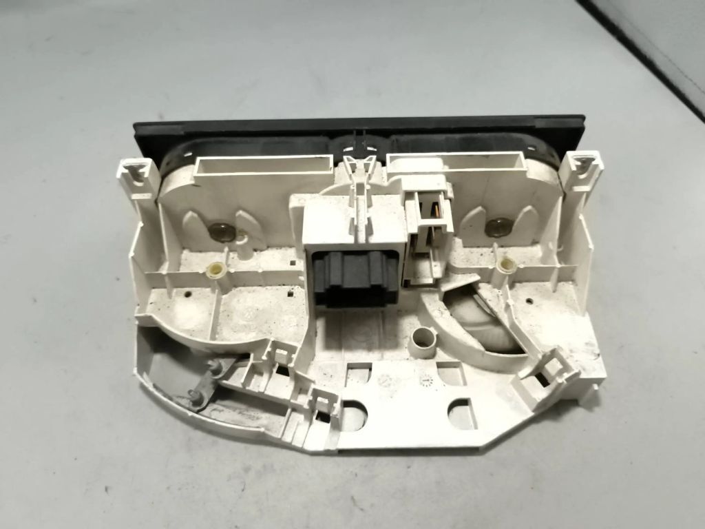Skoda Octavia I 2000 Climate control unit module 1J0820045E 