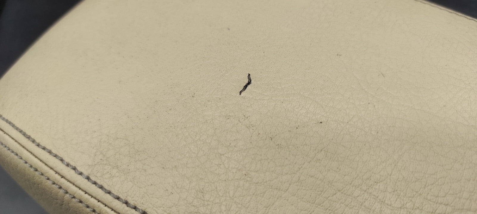 Ford Mondeo MK3 2.5 V6 2004 LHD Center Console Leather Armrest