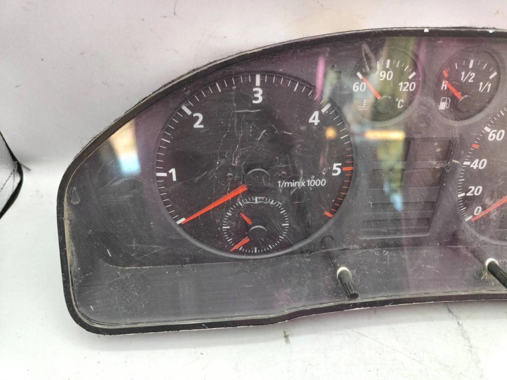 Audi A4 B5 8D TDI 1997 Diesel speedometer instrument cluster 8D0919034 
