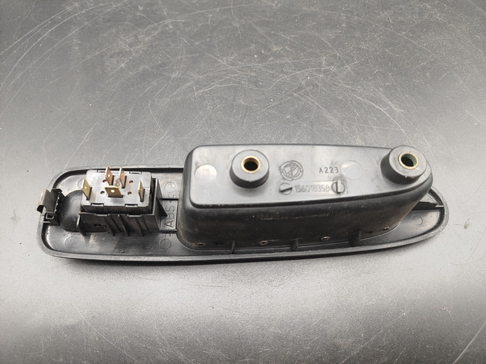 Alfa Romeo 166 2.4JTD 110kW 10V 2003 Electric Window Switch Button 156018358