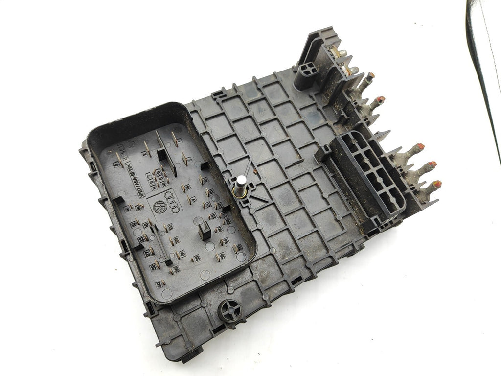 Volkswagen VW Passat B6 2006 Fuse Box Control Module ECU 3C0937125