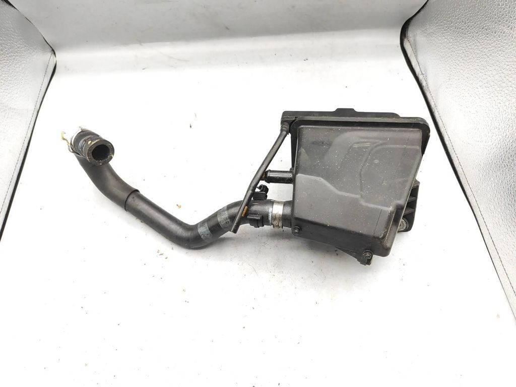 Alfa Romeo 159 2.2JTS 136kW 2006 Power steering fluid tank reservoir 