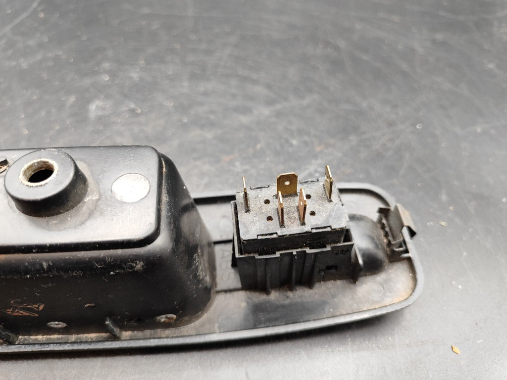 Alfa Romeo 166 2.4JTD 110kW 10V 2001 Electric Window Switch Button 156018359