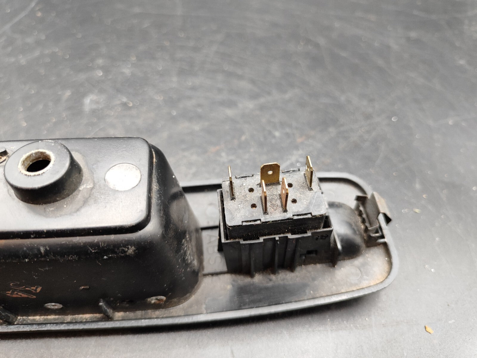 Alfa Romeo 166 2.4JTD 110kW 10V 2001 Electric Window Switch Button 156018359