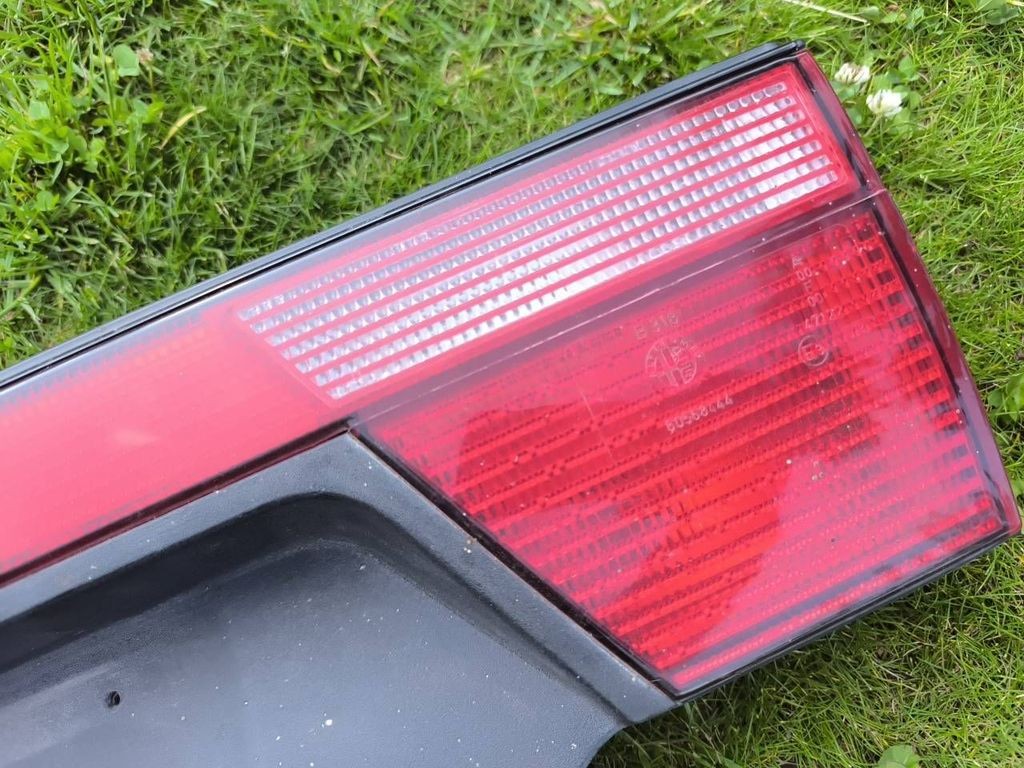 Alfa Romeo 155 1994 Rear tailgate tail light lamp 60568444 