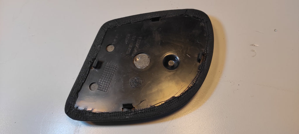 Alfa Romeo GT 1.9JTD 110kW 2004 Front Right Center Console Leather Trim