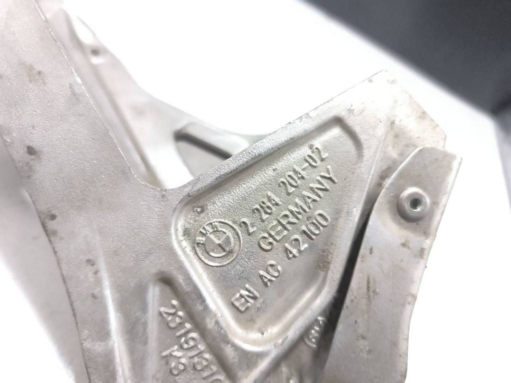 BMW M4 F82 F83 2017 Petrol S55 Engine mounting bracket 2284204 