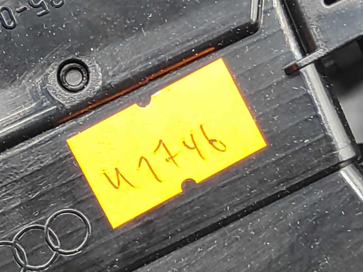 Audi A5 8T 3.0TDI 2008 Front Panel Dash Center Air Vent 8T2820951B