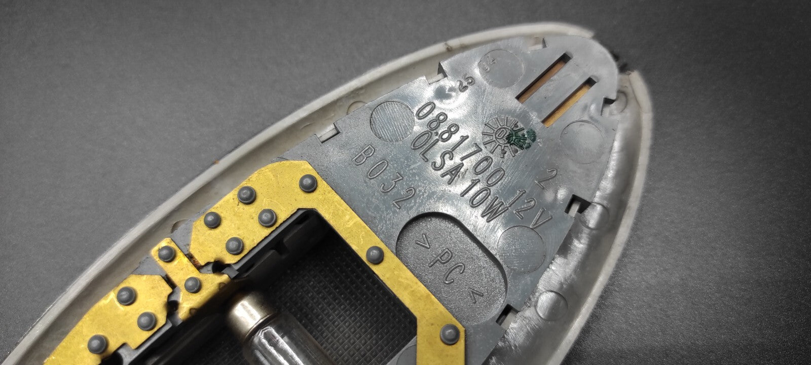 Alfa Romeo 147 / GT 1.9JTD Diesel 2006 Rear Interior Roof Reading Light 0881700