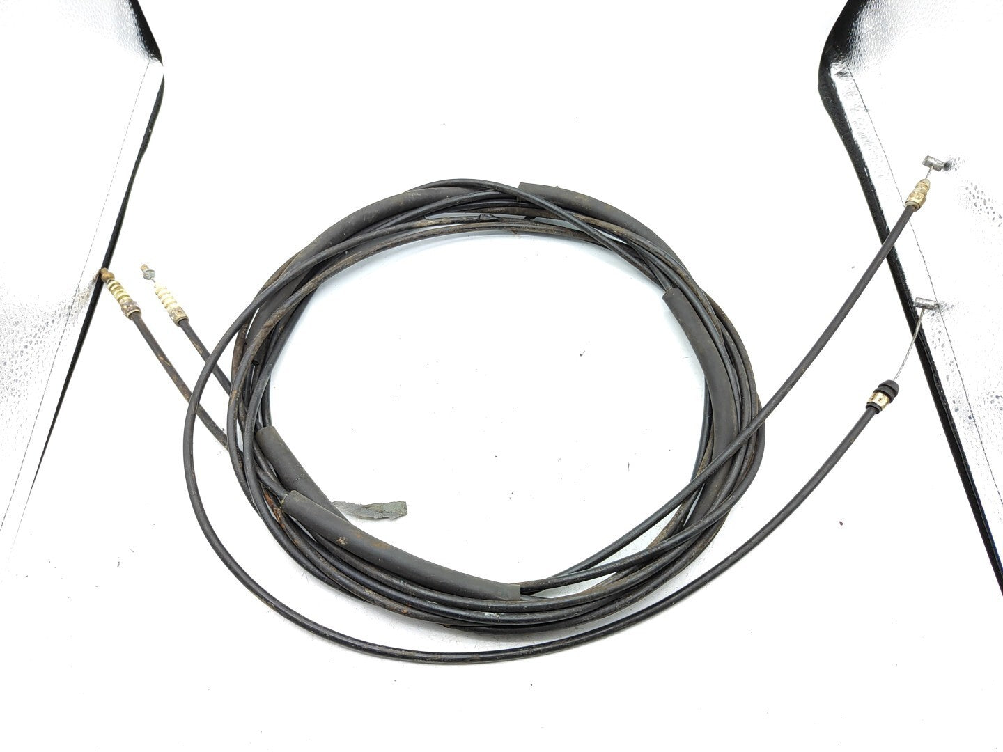 Alfa Romeo 156 2.4JTD SW 2001 Rear Boot Trunk / Fuel Cap cables