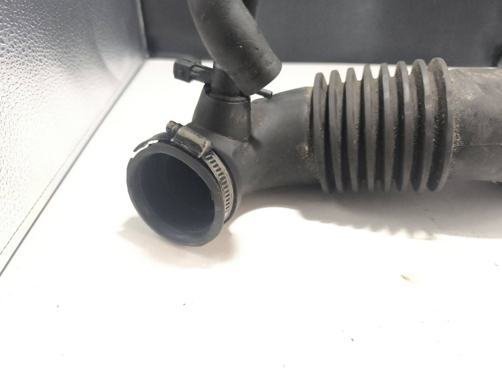 Volvo S70  V70  V70 XC 1999 Diesel turbo air intake inlet pipe hose 9161888