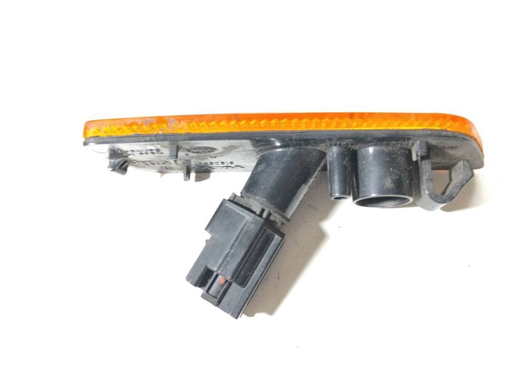 Volvo S80 2000 front left fender turn indicators light 