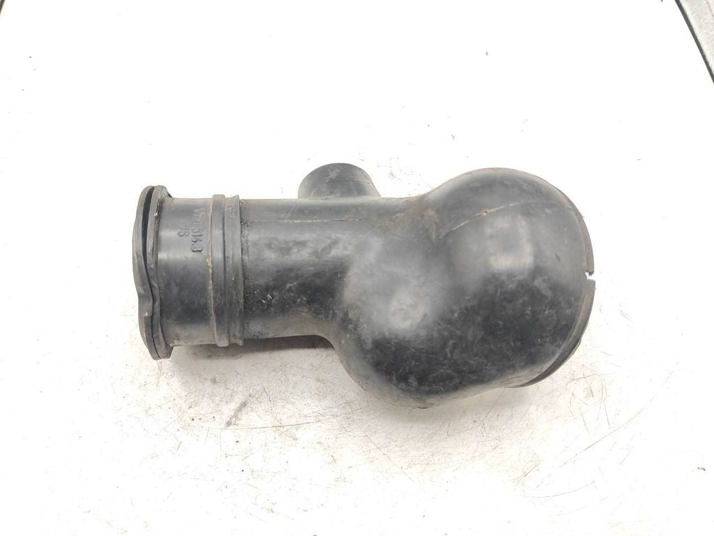 BMW 7 E32 1990 Petrol air intake hose pipe 17105143 