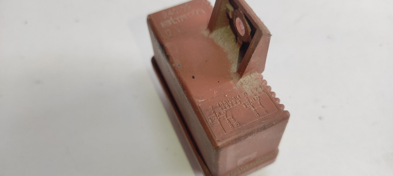 Peugeot 607 3.0i V6 2000 Petrol Fuel Pump Module Relay 240109