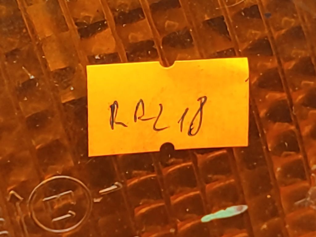 BMW 5 Series E34 1992 front right turn indicator light 1384034 