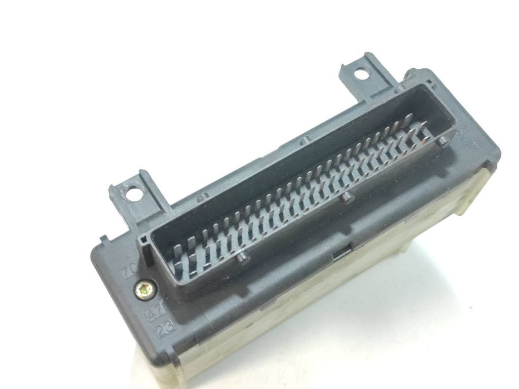 Saab 9-5 2.0T 110kW Petrol 2000 Comfort convenience body module 52010486B 