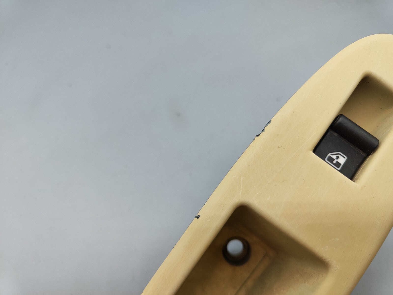 Alfa Romeo 159 1.9JTD 2008 Rear Right Electric Window Switch Yellow 156055038