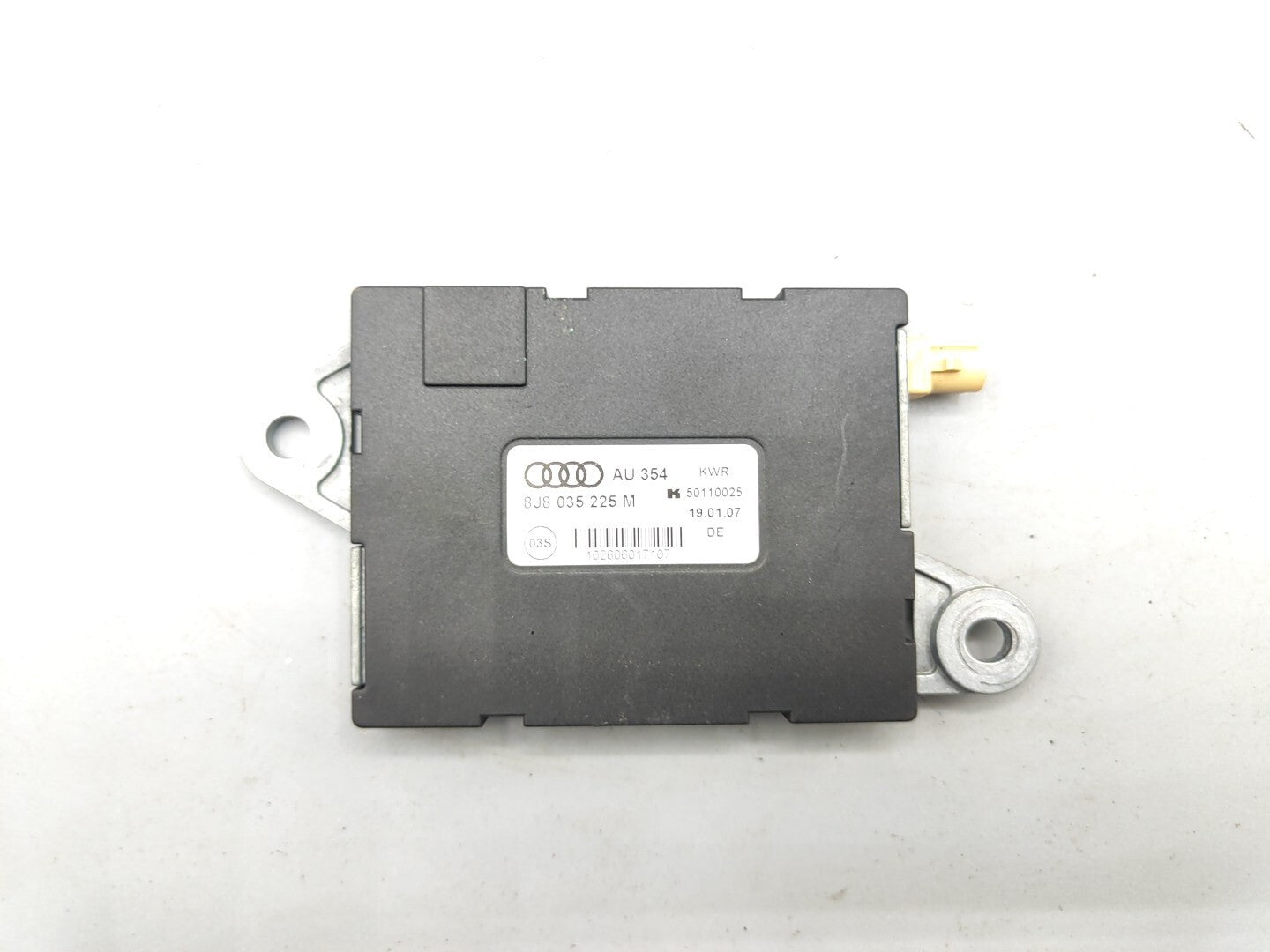 AUDI TT 8J3 3.2 V6 2007 Bootlid Radio Antenna Amplifier 8J8035225M