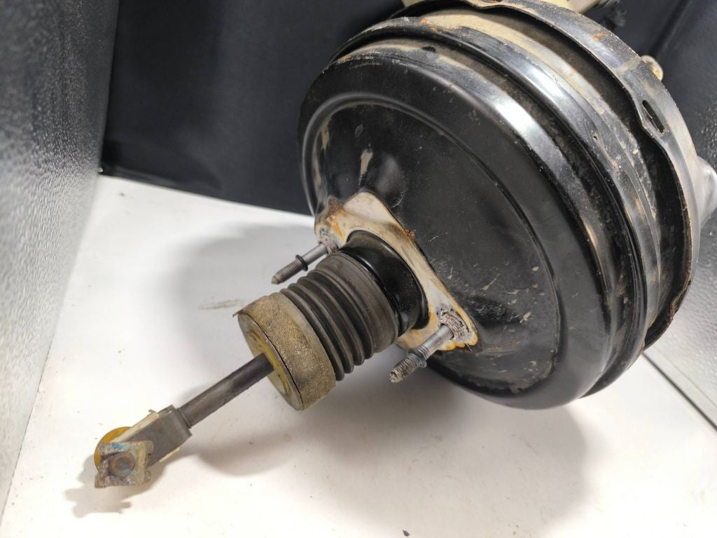 Fiat Croma 2007 LHD Brake booster servo 13126710 46831404