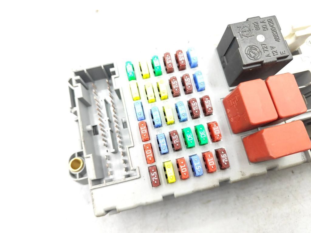 Alfa Romeo 159 2.0JTDm Saloon 2010 Diesel Fuse box set 50513353 