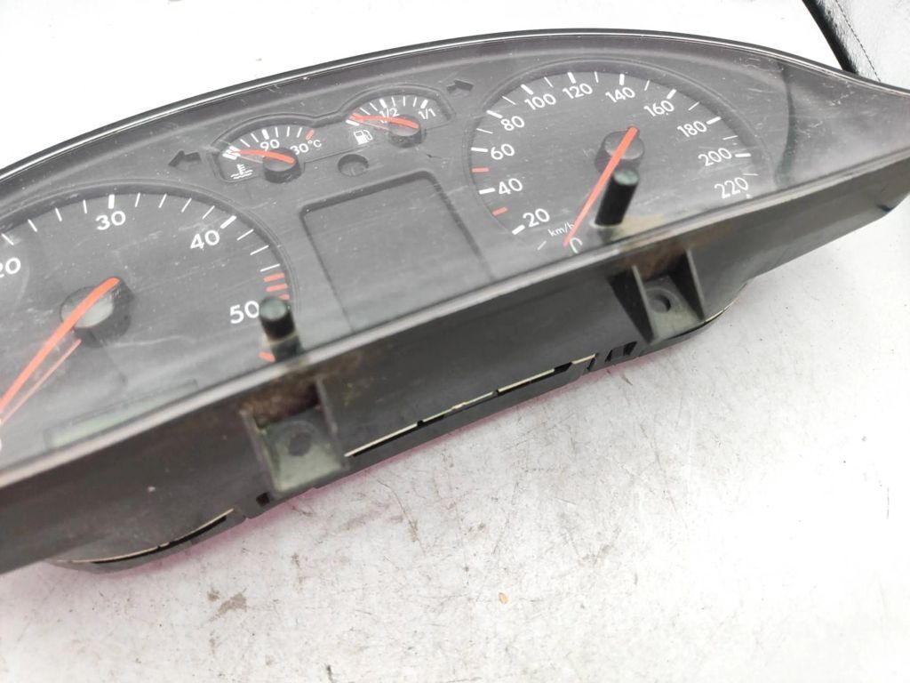 Volkswagen PASSAT B5 1998 speedometer instrument cluster 3B1919860C 