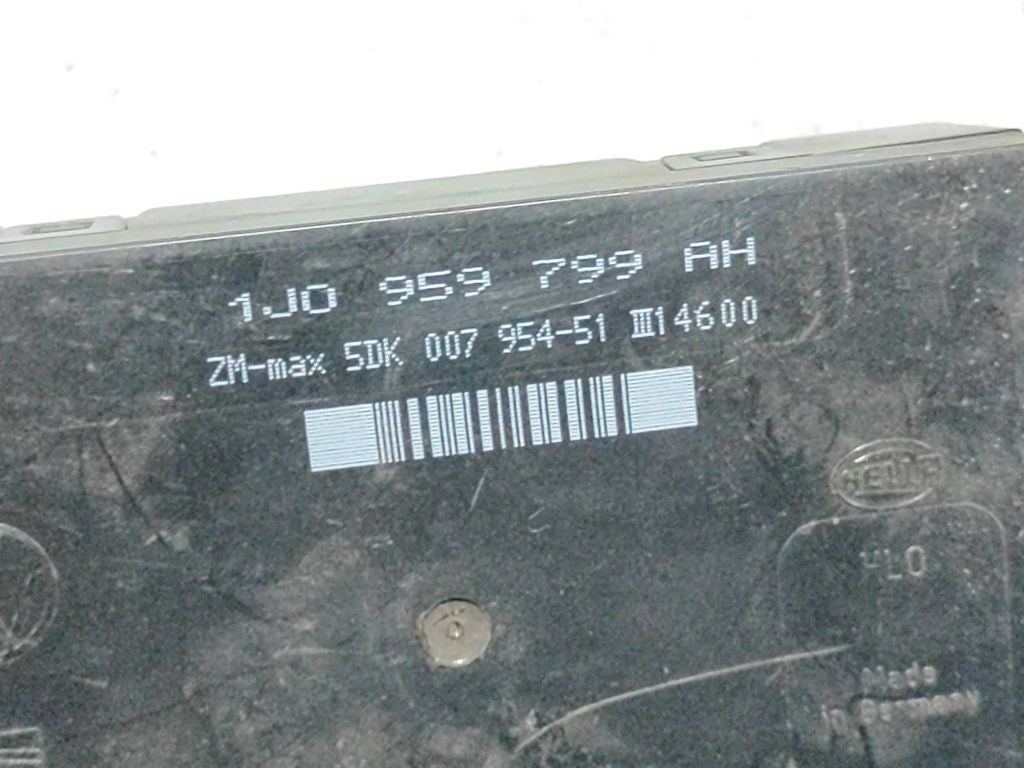 Volkswagen Golf IV 2000 Central body control module 1J0959799AH 