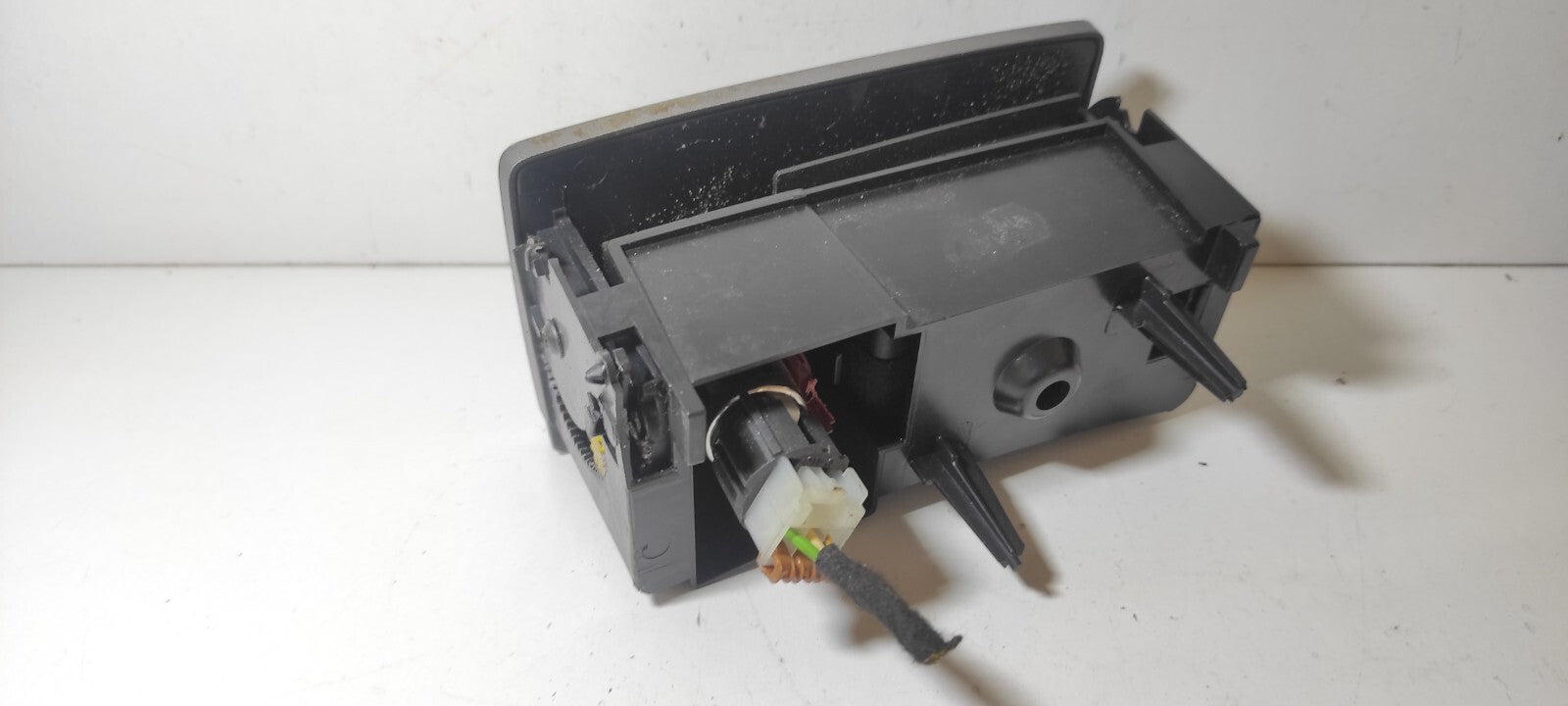 Alfa Romeo GT 1.9JTD 110kW 2005 Front Dash Ashtray / Storage Copartment