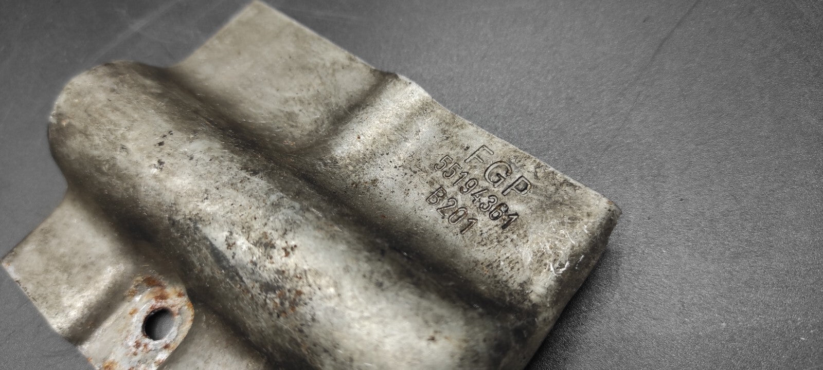 Alfa Romeo 159 2.4JTDm 147kW 2007 EGR Bracket Mount Cover 55194361