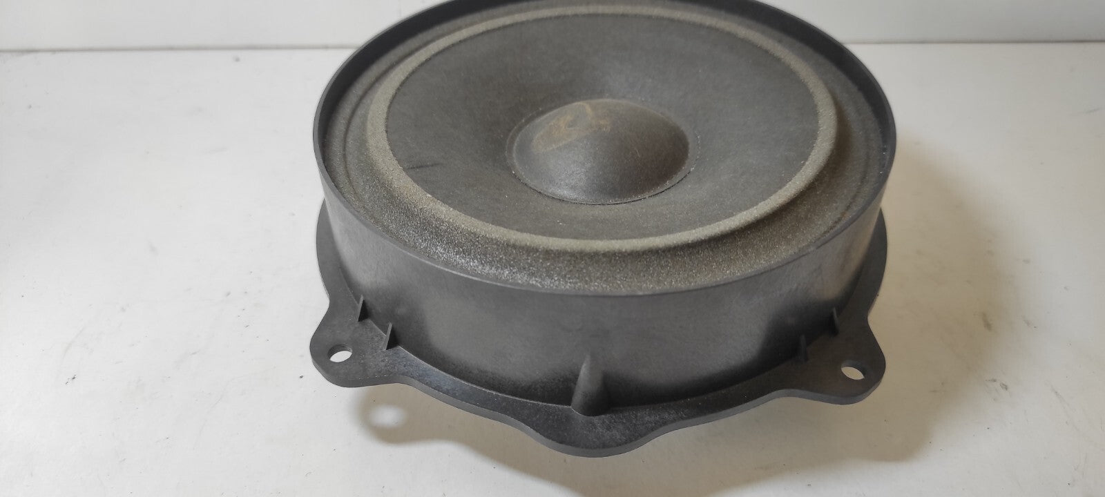 Alfa Romeo 147 1.9JTD 8V 85kW Diesel 2002 Interior Door Speaker