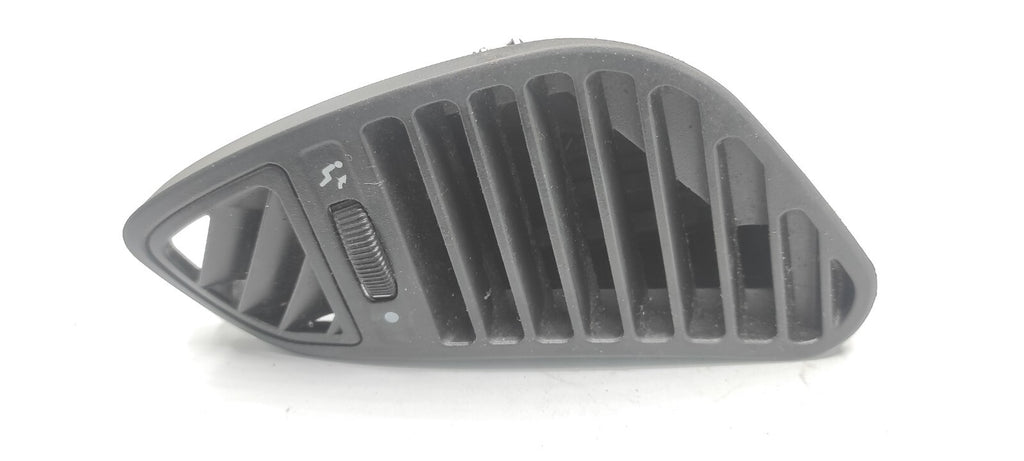 Alfa Romeo 156 2.4JTD 110kW 2003 LHD Front Left Dash Panel Side Air Vent Grill