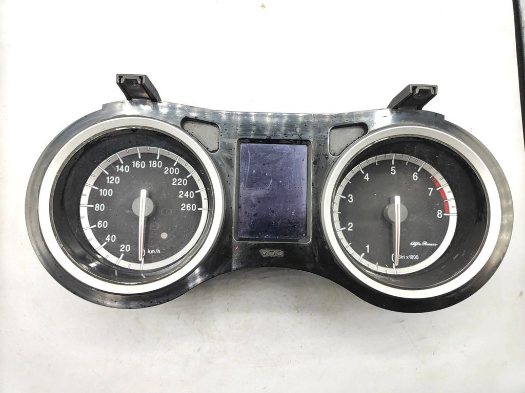 Alfa Romeo 159 2.2JTS 2006 Petrol speedometer instrument cluster 0156072815
